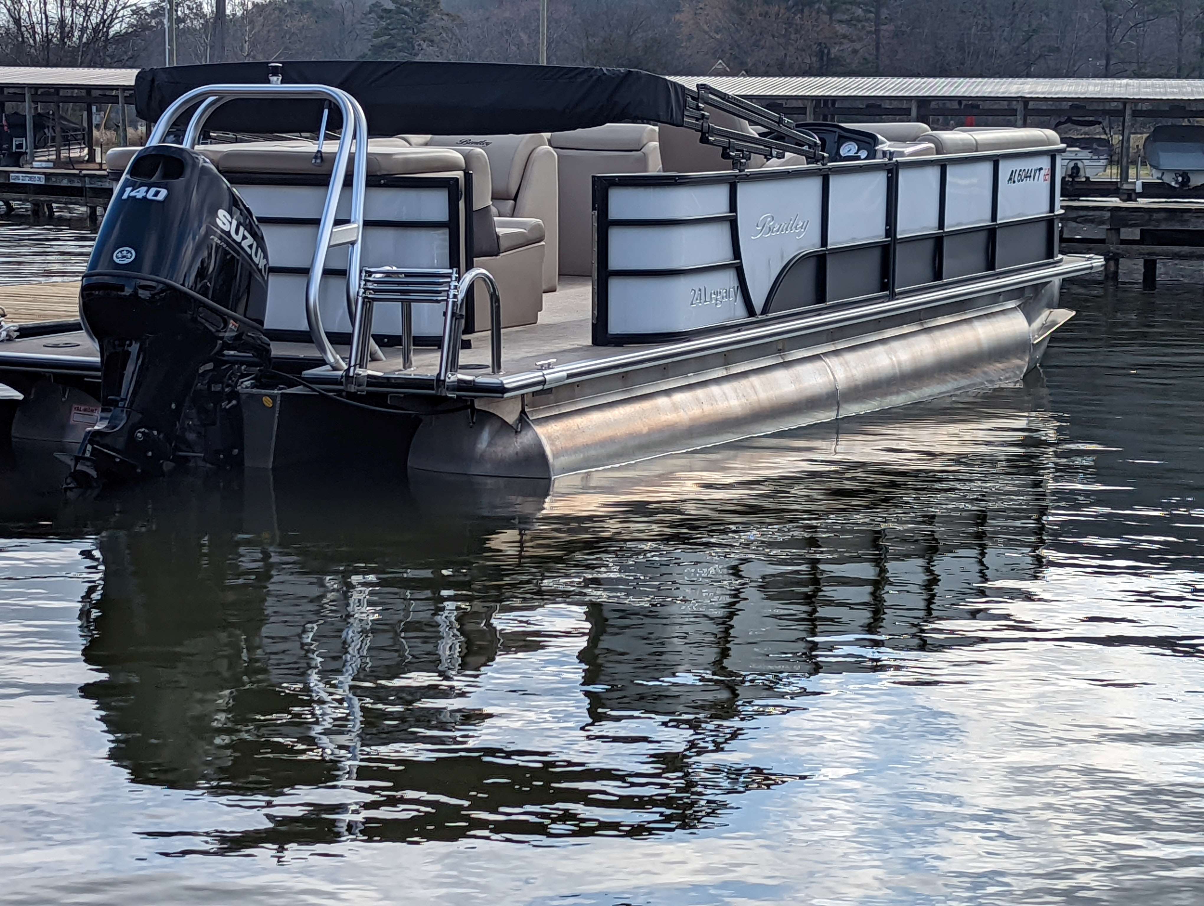 2023 White Bentley Legacy Cruise 24ft. For RENT Guntersville AL