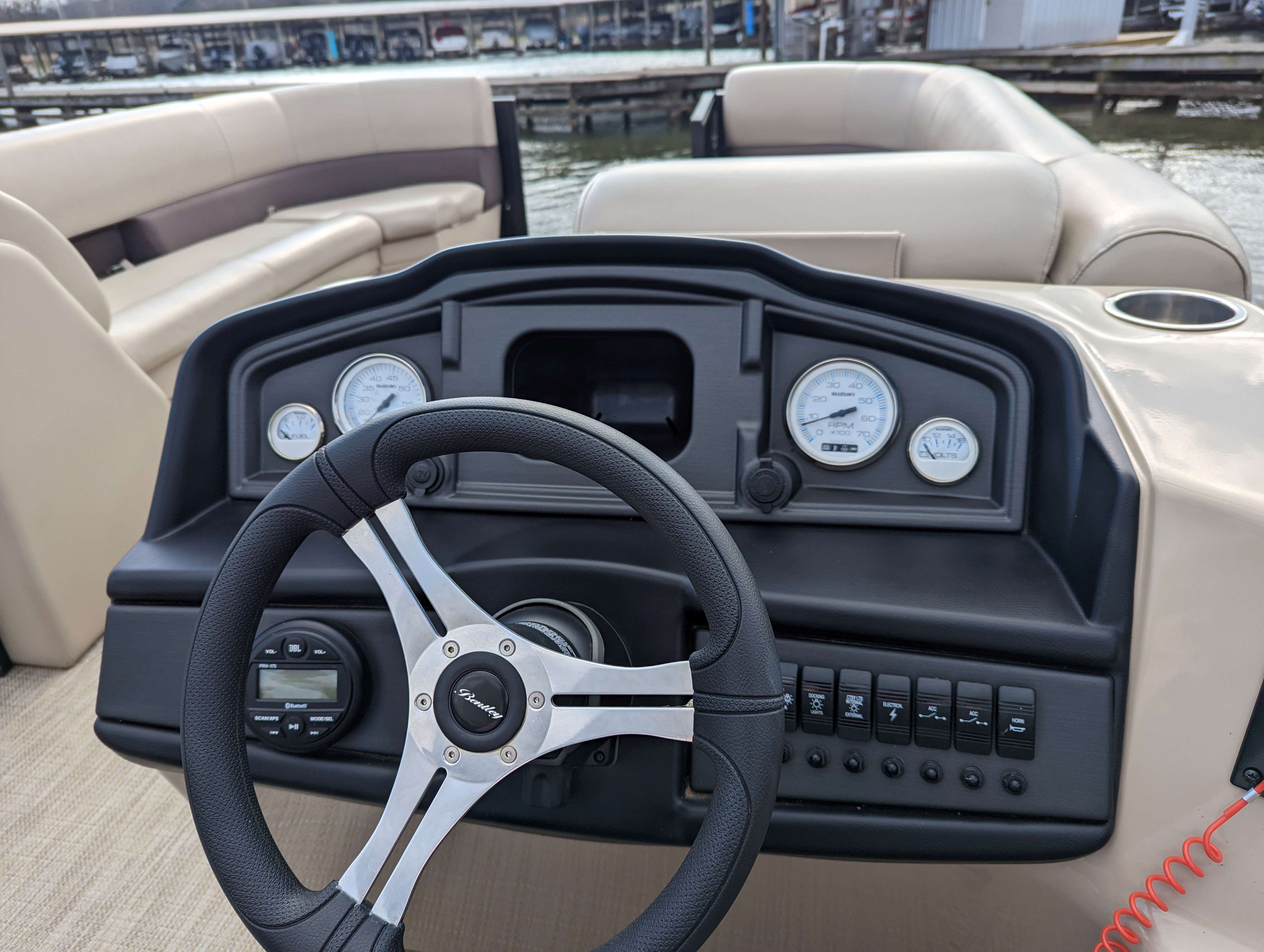 2023 Gold Bentley Legacy Cruise 24ft. For RENT Guntersville AL